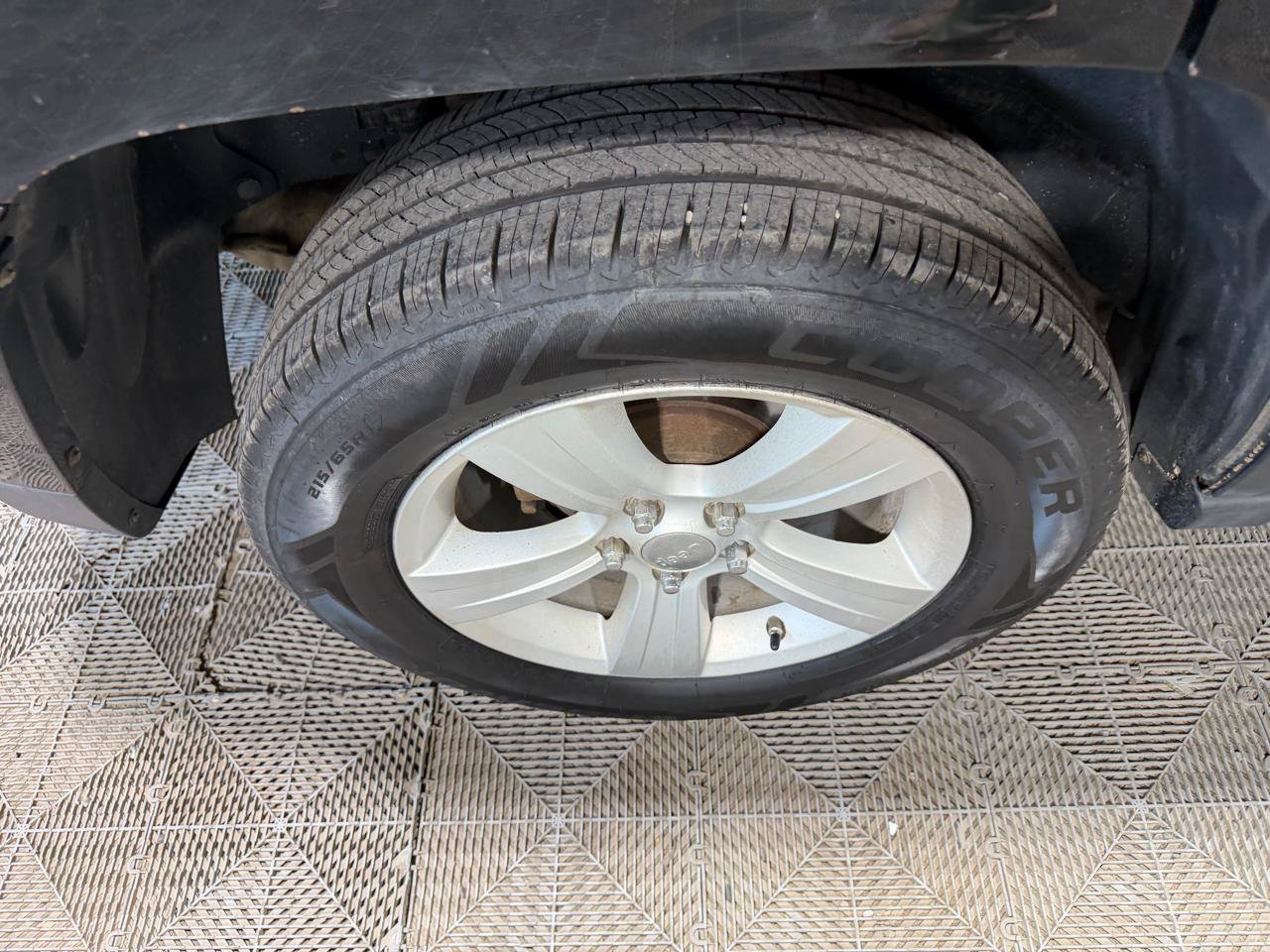 Used 2012 Jeep Patriot Limited w/ Sun/Sound Group AWD/4WD image 18