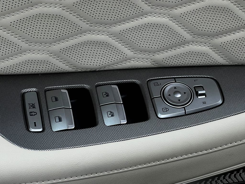 Used 2021 Hyundai Palisade Calligraphy image 17