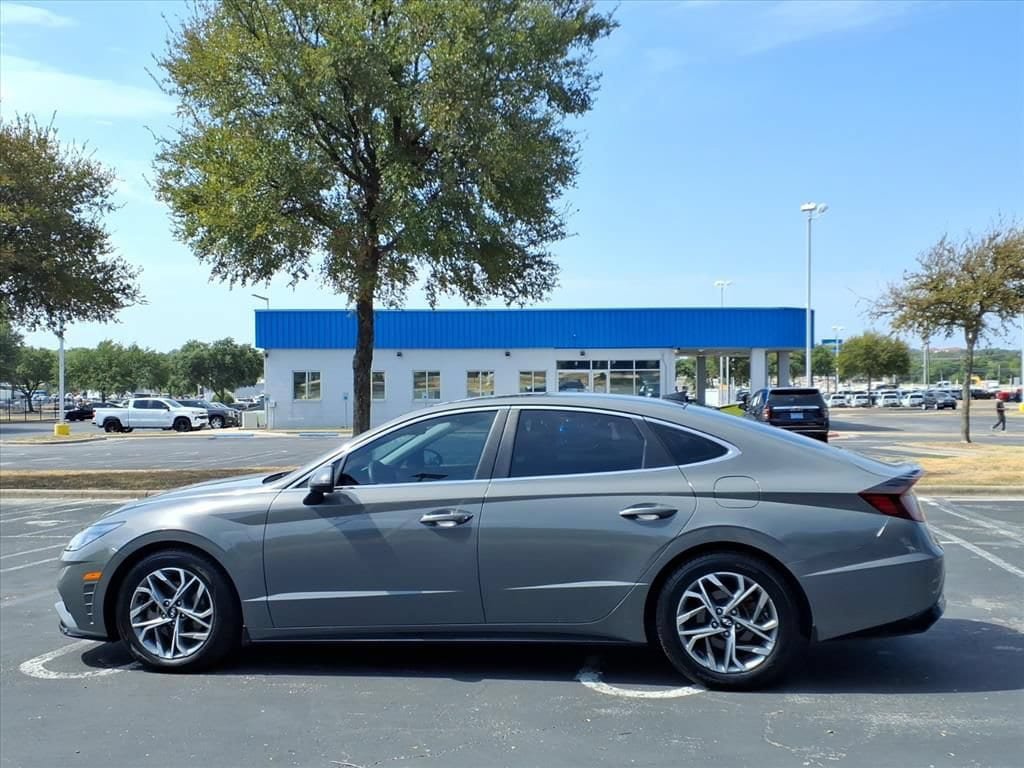 Used 2023 Hyundai Sonata SEL w/ Convenience Package FWD image 10