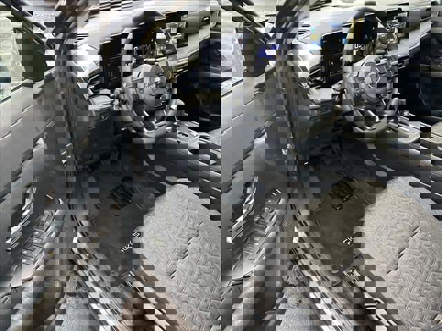 Certified 2025 Nissan Kicks SV image 9