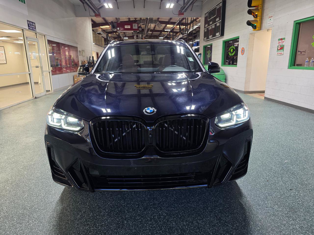 Used 2023 BMW X3 xDrive30i w/ M Sport Package AWD/4WD image 3