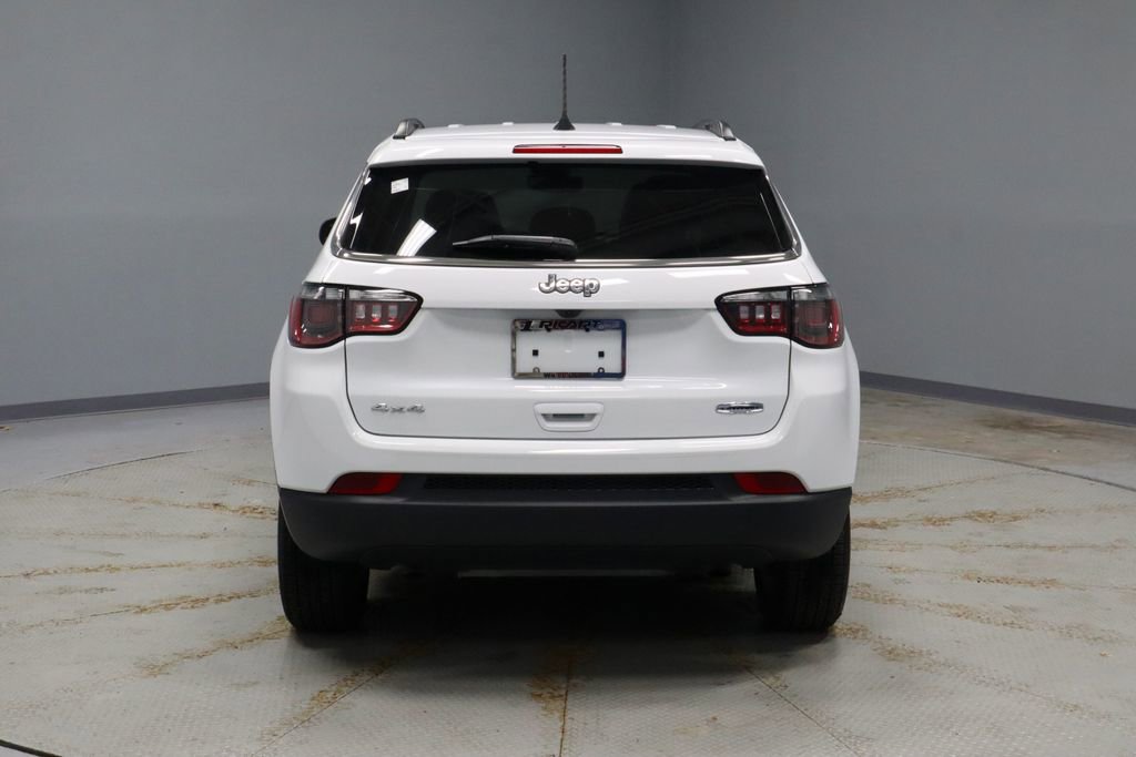 Used 2025 Jeep Compass Latitude image 9