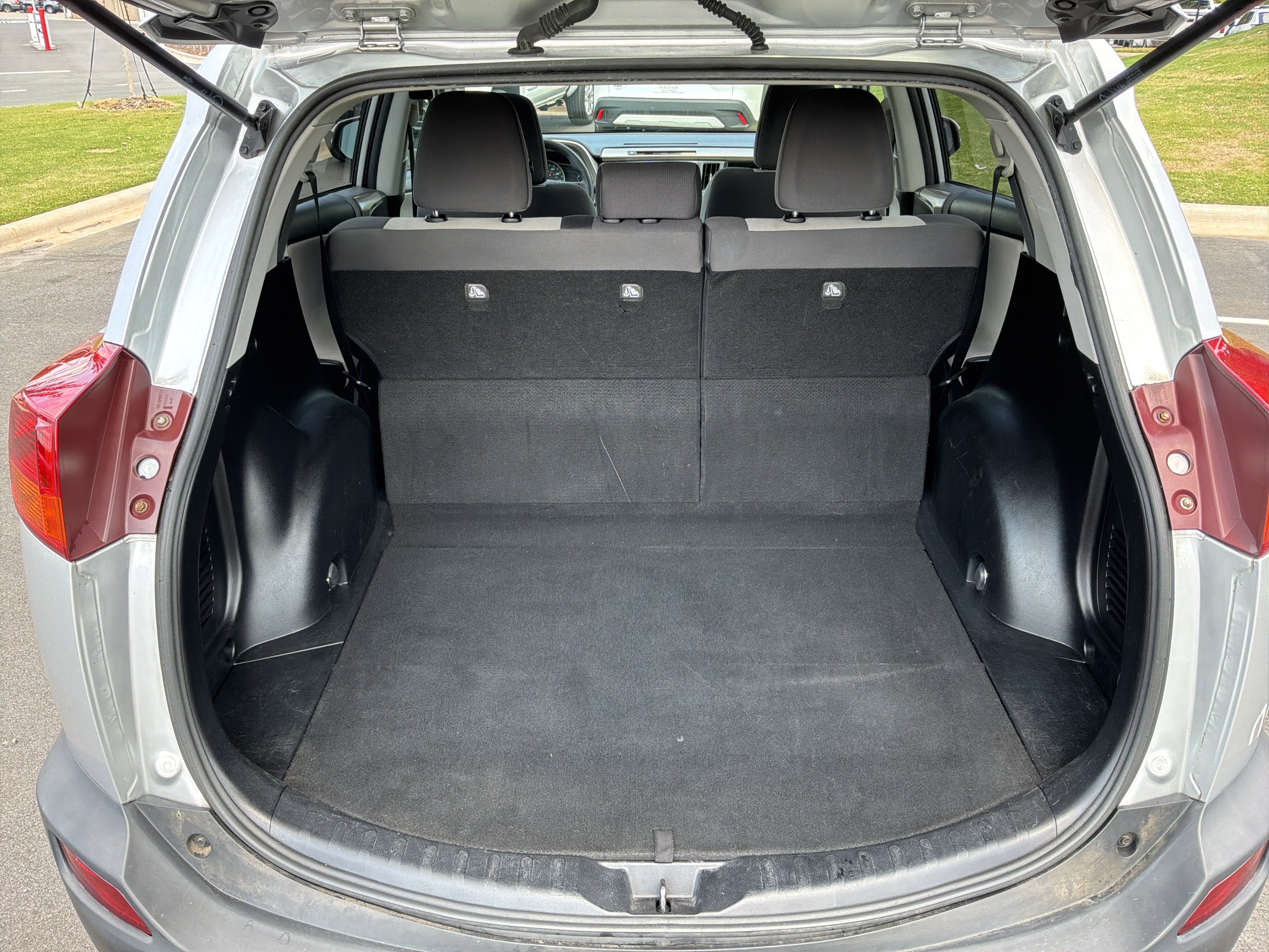 Used 2015 Toyota RAV4 XLE FWD image 32