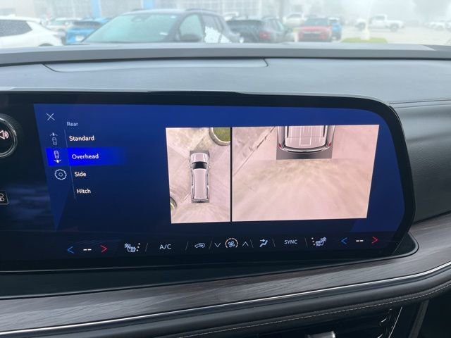 Used 2025 Chevrolet Suburban LT image 28