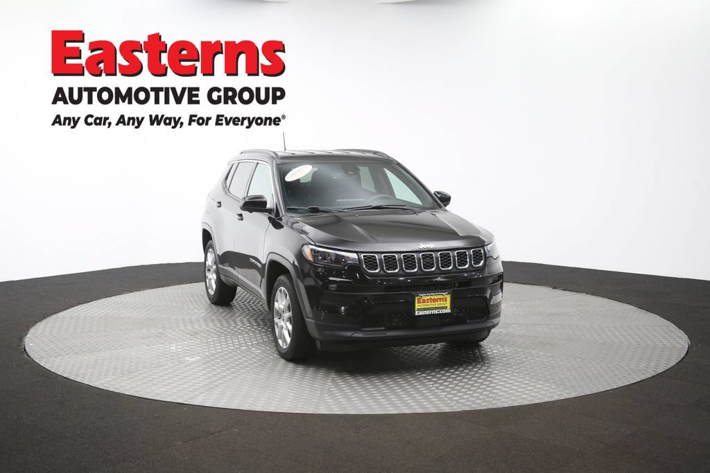 Used 2024 Jeep Compass Latitude AWD/4WD image 49