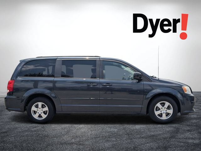 Used 2013 Dodge Grand Caravan SXT w/ Rear Park Assist Pkg FWD image 2