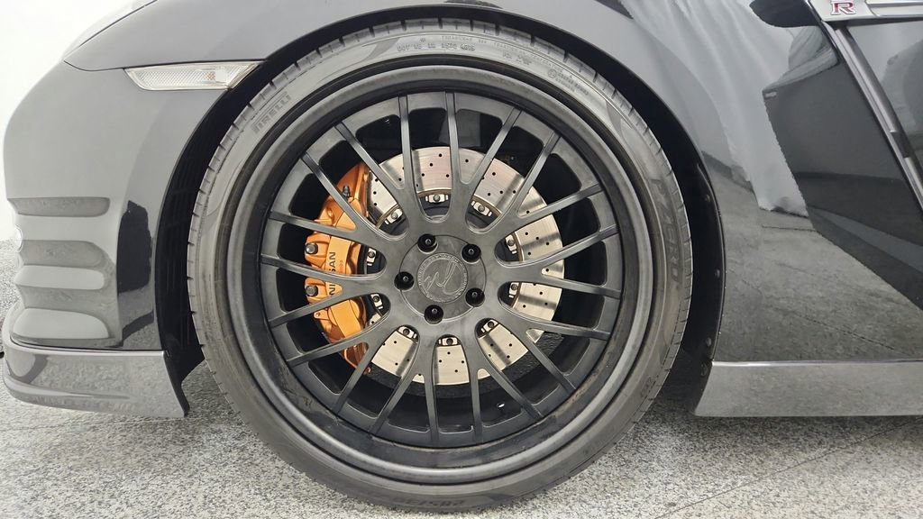 Used 2014 Nissan GT-R Black Edition AWD/4WD image 35