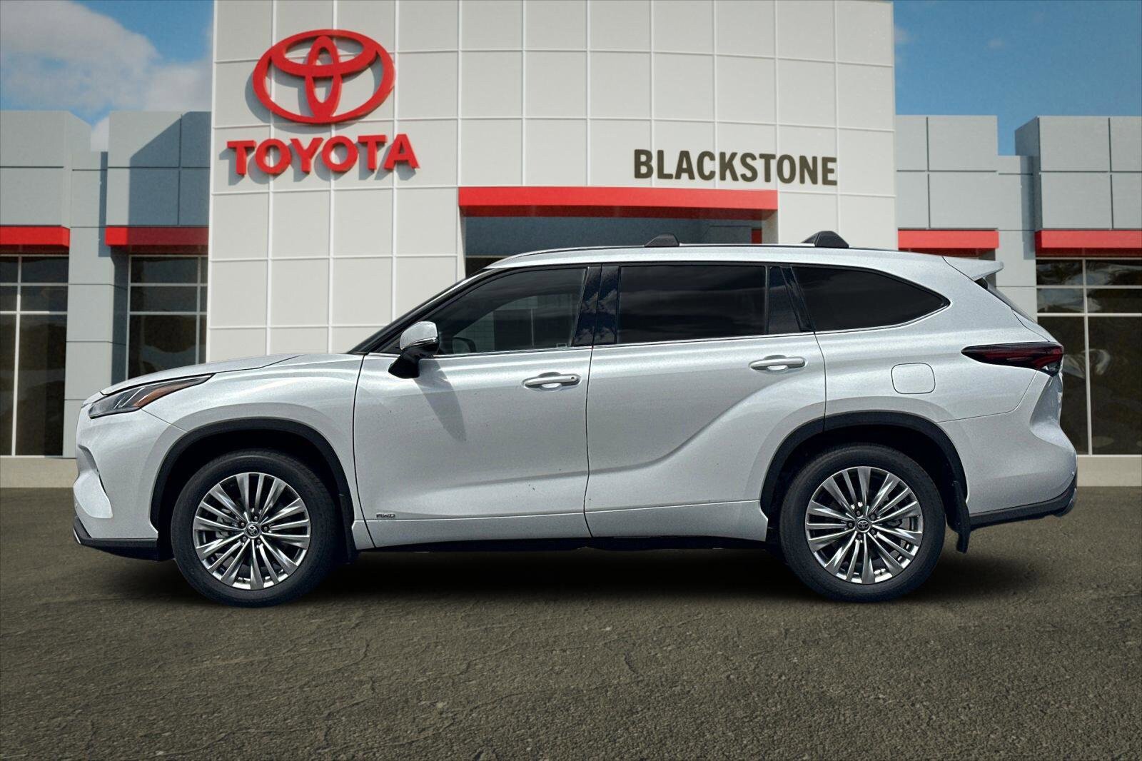 Certified 2026 Toyota Highlander Platinum AWD/4WD image 6