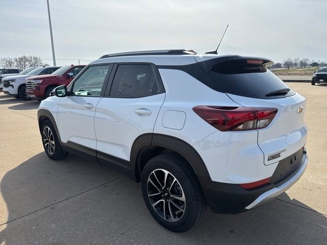 Used 2024 Chevrolet TrailBlazer LT w/ LT Cold Weather Package image 5