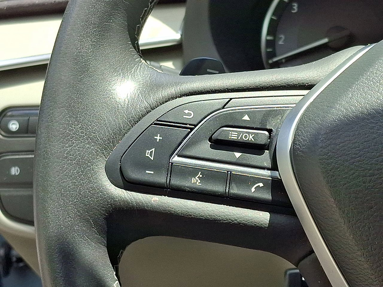 Used 2024 INFINITI QX50 Sensory image 17