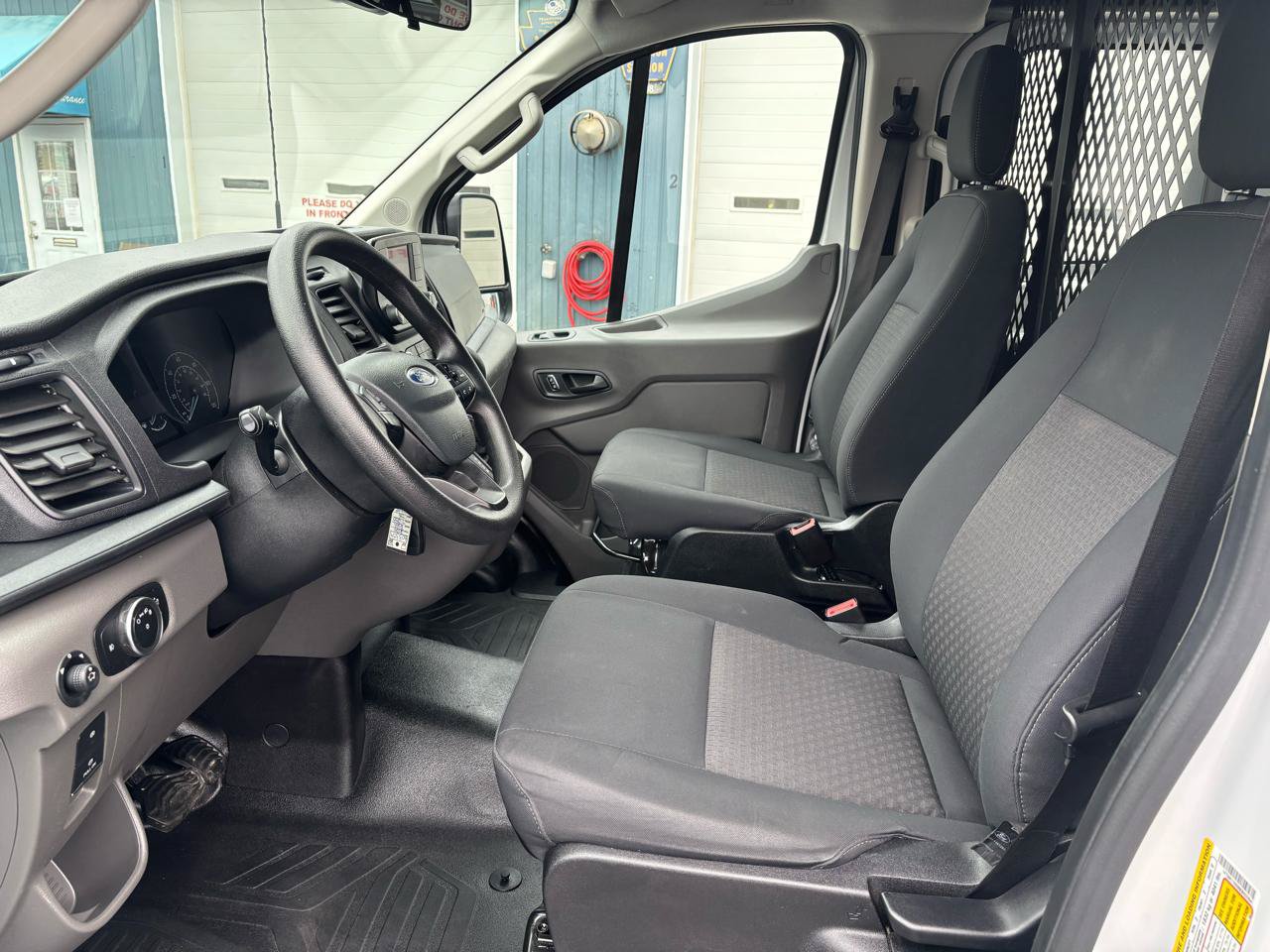 Used 2024 Ford Transit 250 Low Roof w/ Exterior Upgrade Package RWD image 12