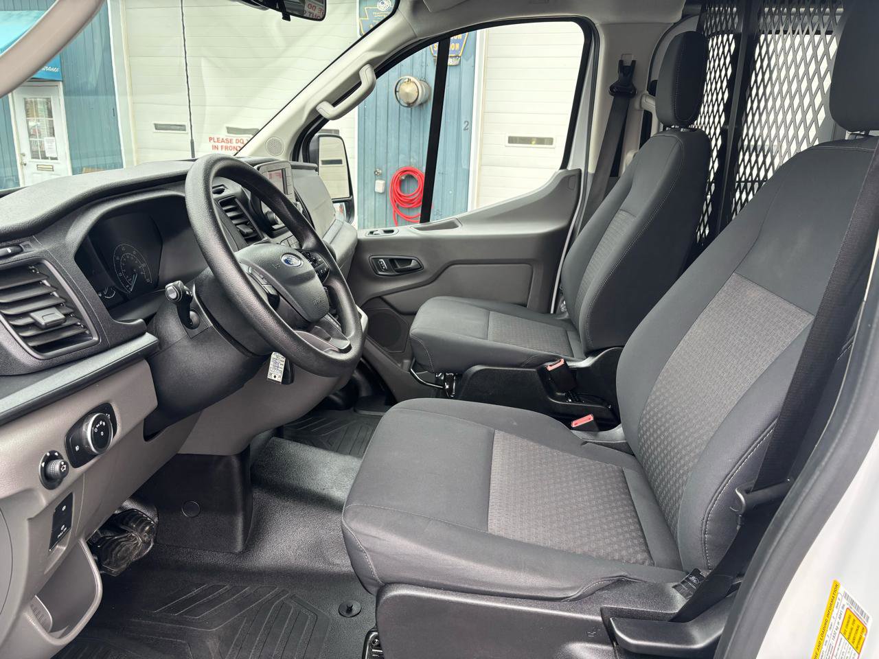Used 2024 Ford Transit 250 Low Roof w/ Exterior Upgrade Package RWD image 12