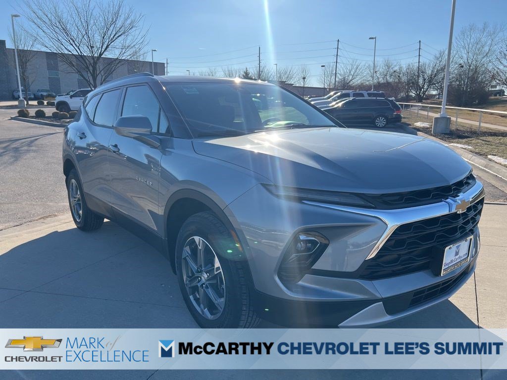 New 2026 Chevrolet Blazer LT w/ Convenience Package FWD image 2