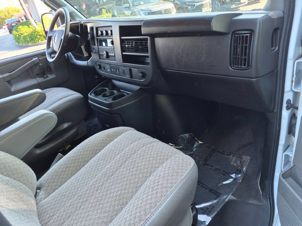Used 2025 GMC Savana 3500 LT w/ LT Preferred Equipment Group RWD image 26