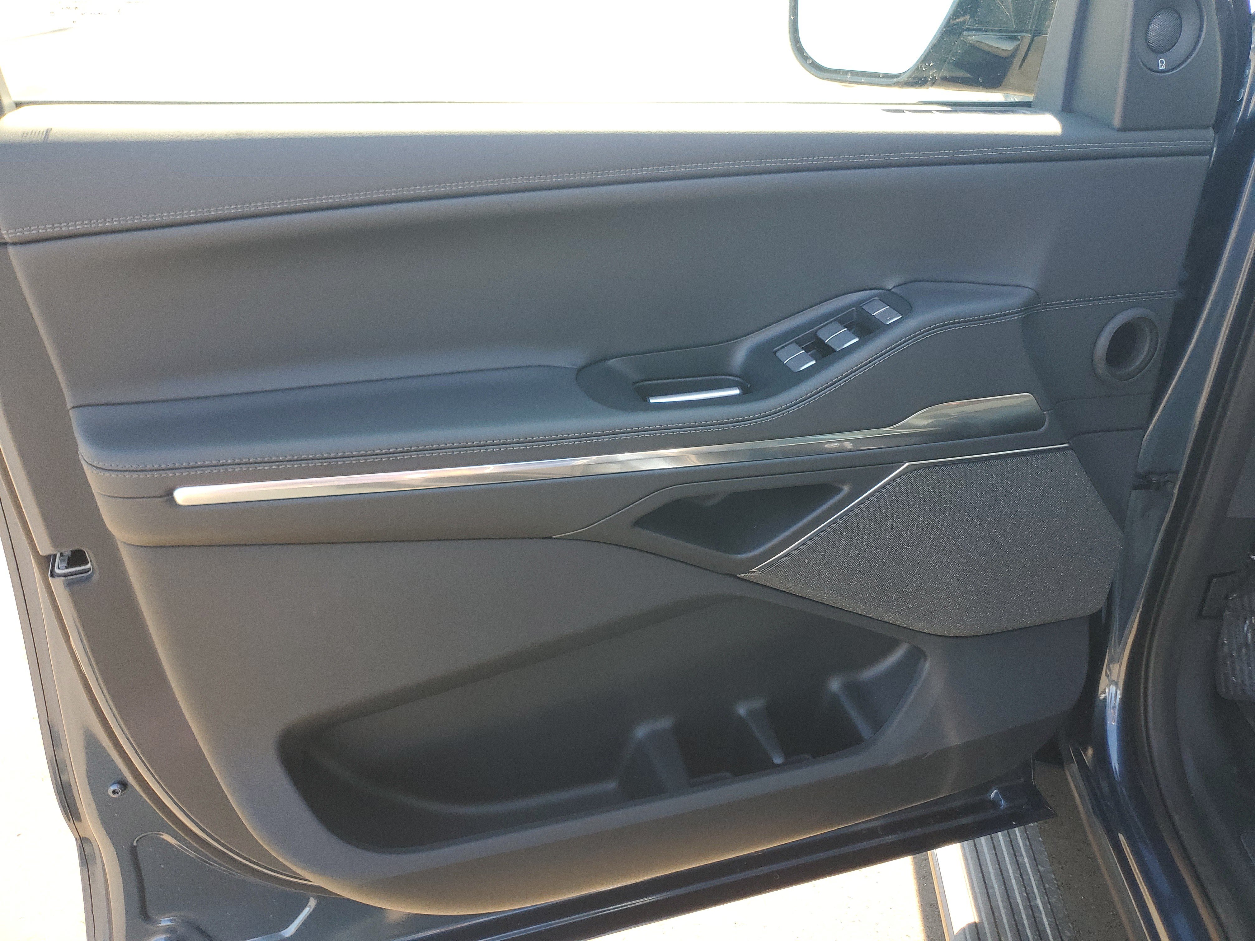 New 2027 Lincoln Navigator Reserve AWD/4WD image 8