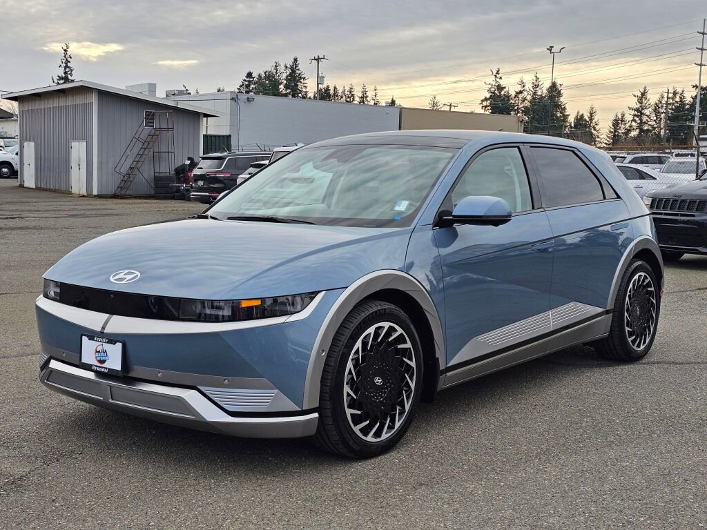 Used 2023 Hyundai Ioniq 5 Limited image 3