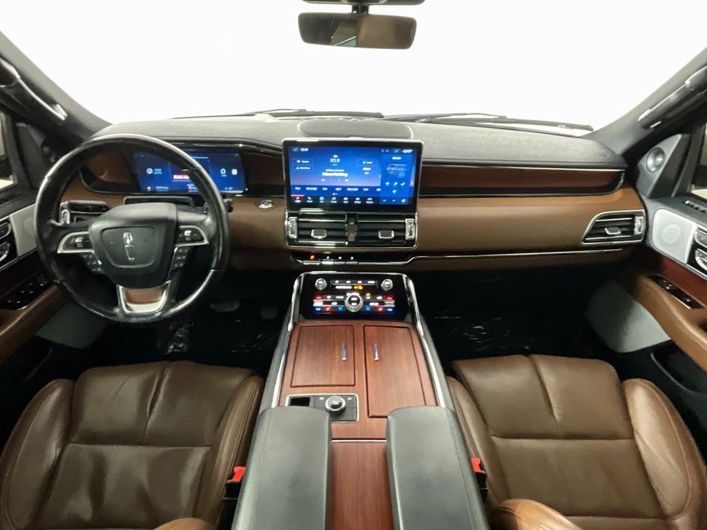 Used 2022 Lincoln Navigator Reserve image 10