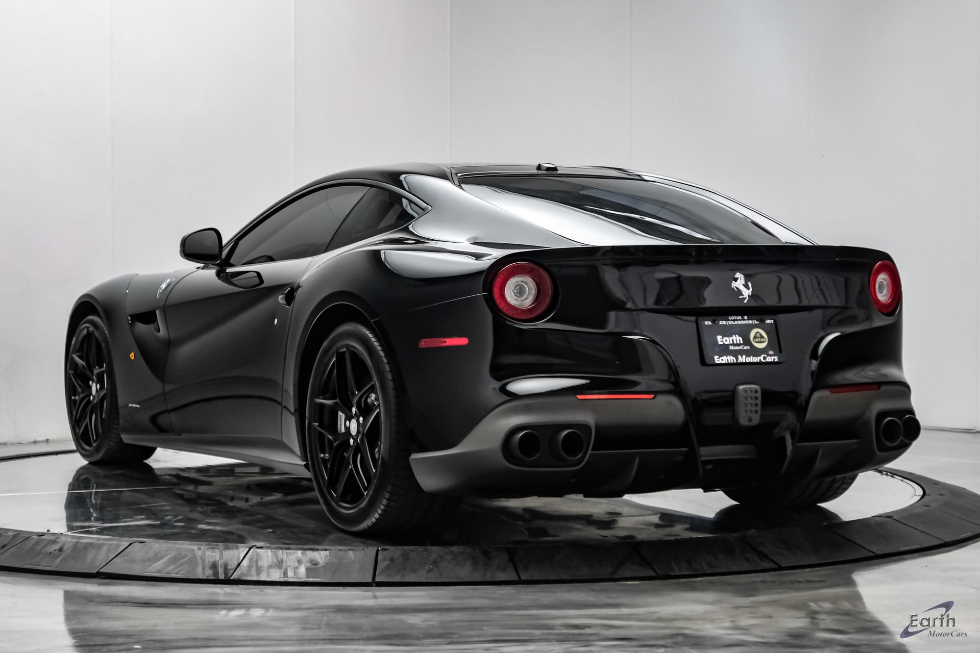 Used 2017 Ferrari F12 Berlinetta RWD image 13