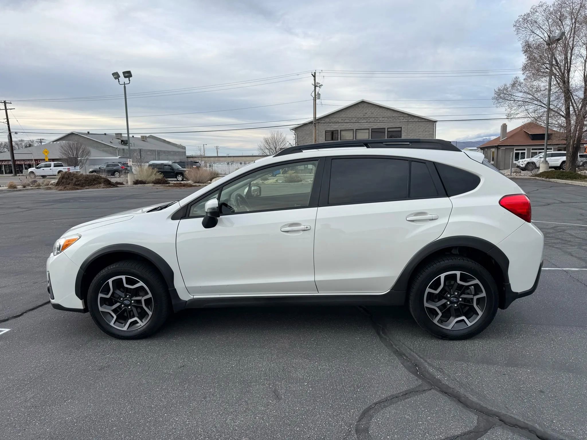 Used 2016 Subaru Crosstrek 2.0i Limited w/ Popular Package #2 image 8