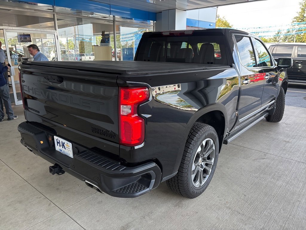 Used 2025 Chevrolet Silverado 1500 High Country w/ Technology Package image 5