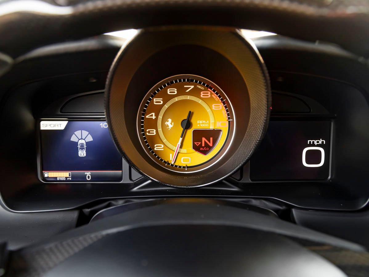 Used 2022 Ferrari F8 Tributo RWD image 22
