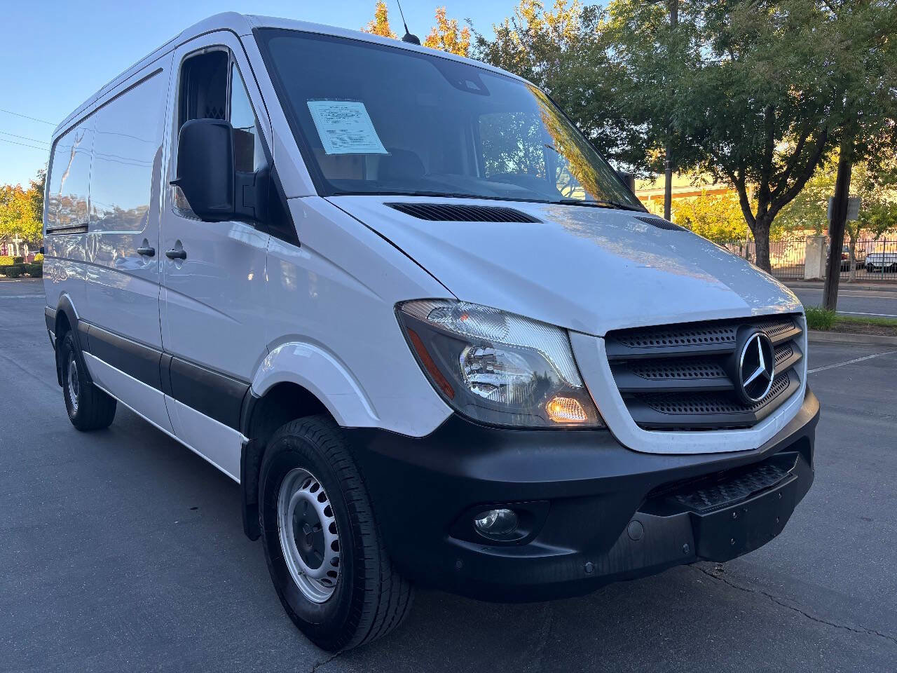 Used 2016 Mercedes-Benz Sprinter 2500 image 2