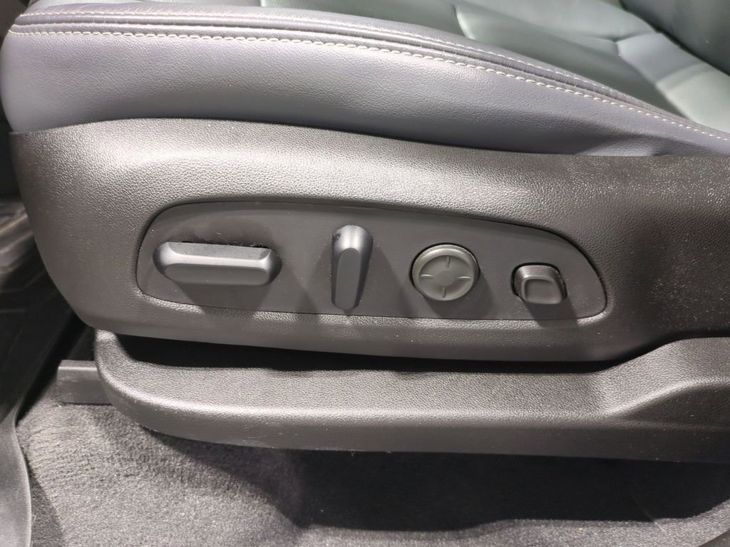 Used 2021 Buick Enclave Premium w/ Surround and Sites Package image 20