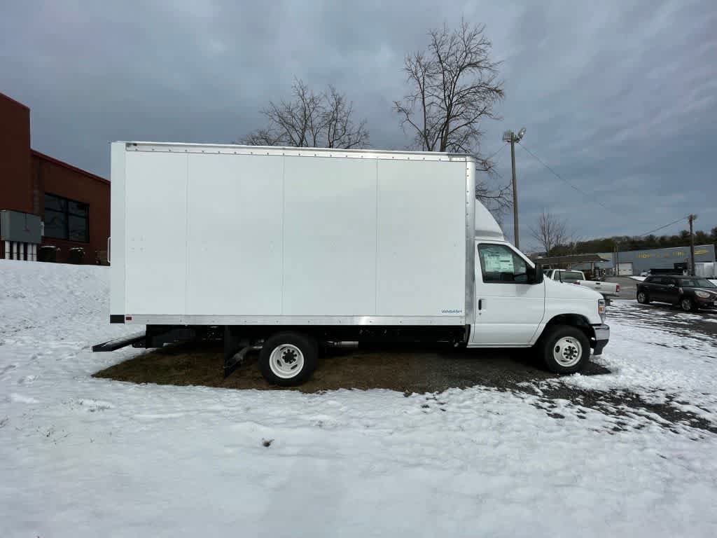 New 2024 Ford E-450 and Econoline 450 Super Duty w/ Power Windows & Locks Group RWD image 6