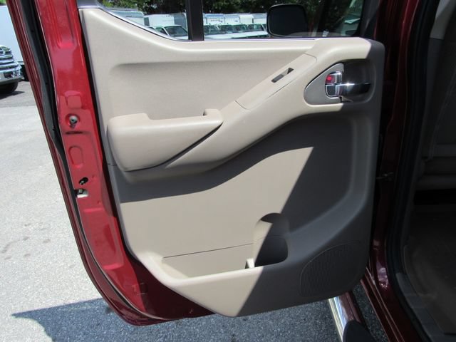 Used 2017 Nissan Frontier SV w/ SV Value Truck Package AWD/4WD image 25