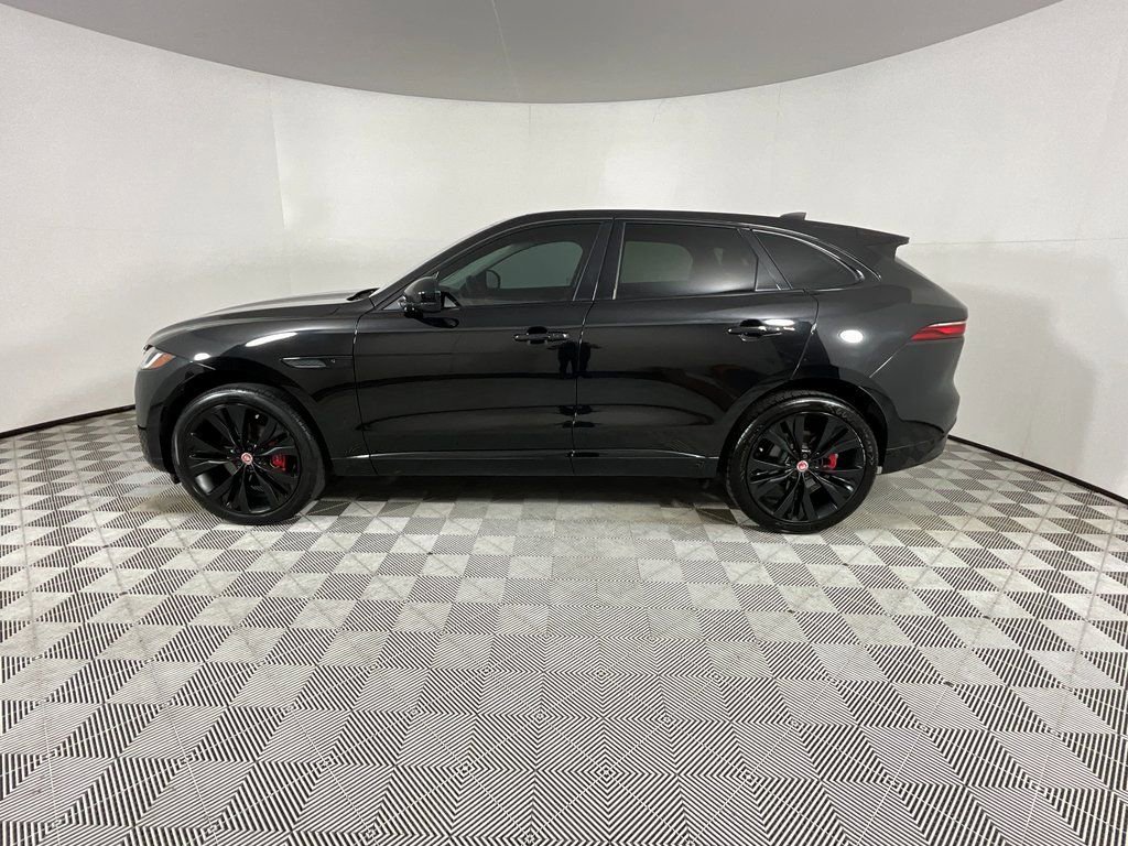 Used 2022 Jaguar F-PACE S image 2