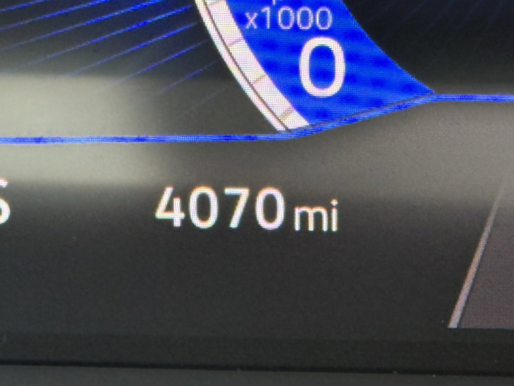 Certified 2024 Volkswagen Taos SE image 12