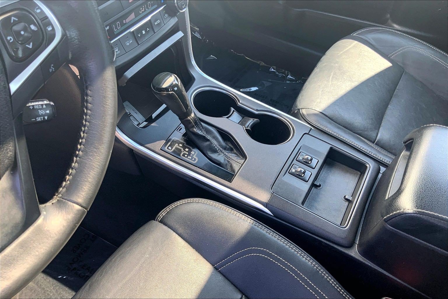 Used 2017 Toyota Camry XLE w/ Moonroof Package FWD image 22