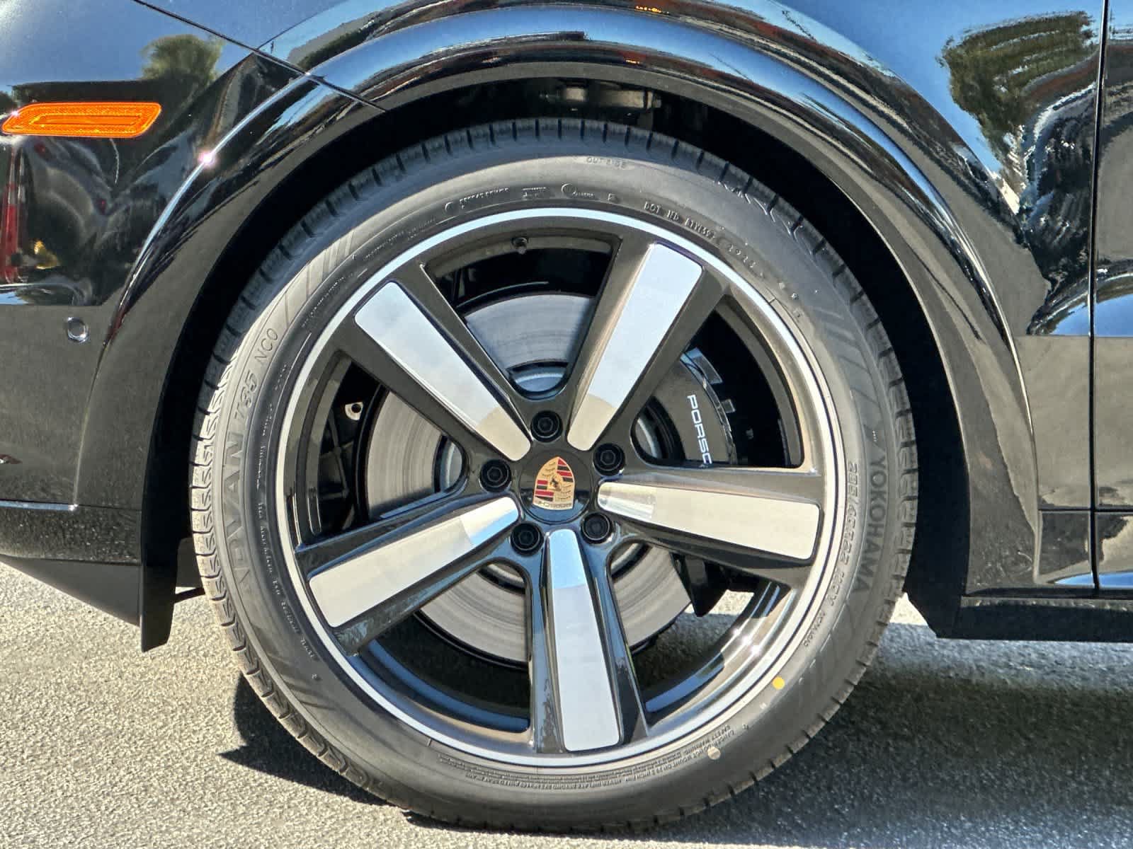 New 2026 Porsche Cayenne GTS AWD/4WD image 32