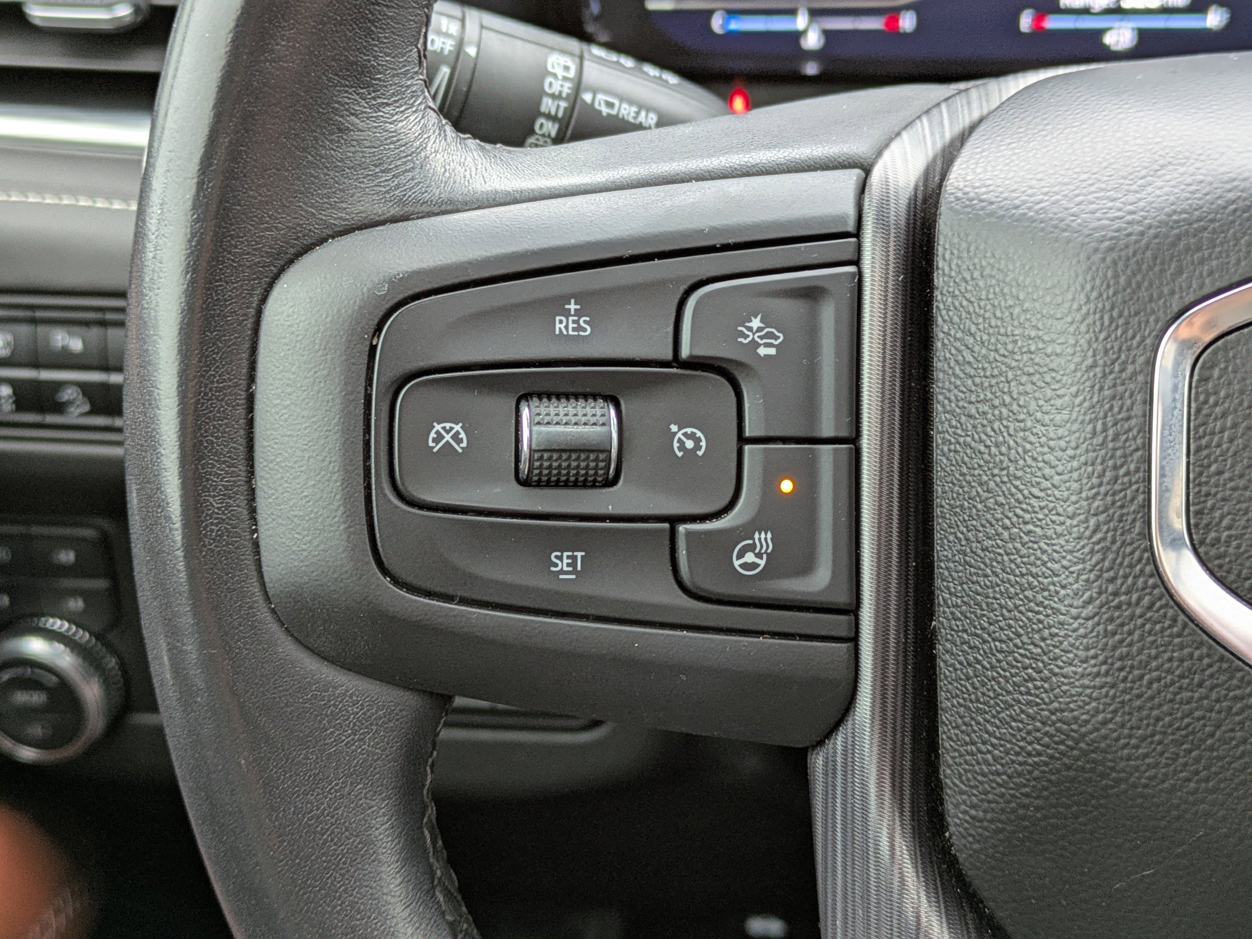 Used 2023 GMC Yukon Denali Ultimate image 32