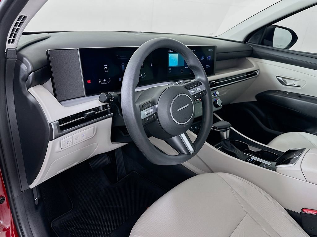 Certified 2025 Hyundai Tucson SEL image 9