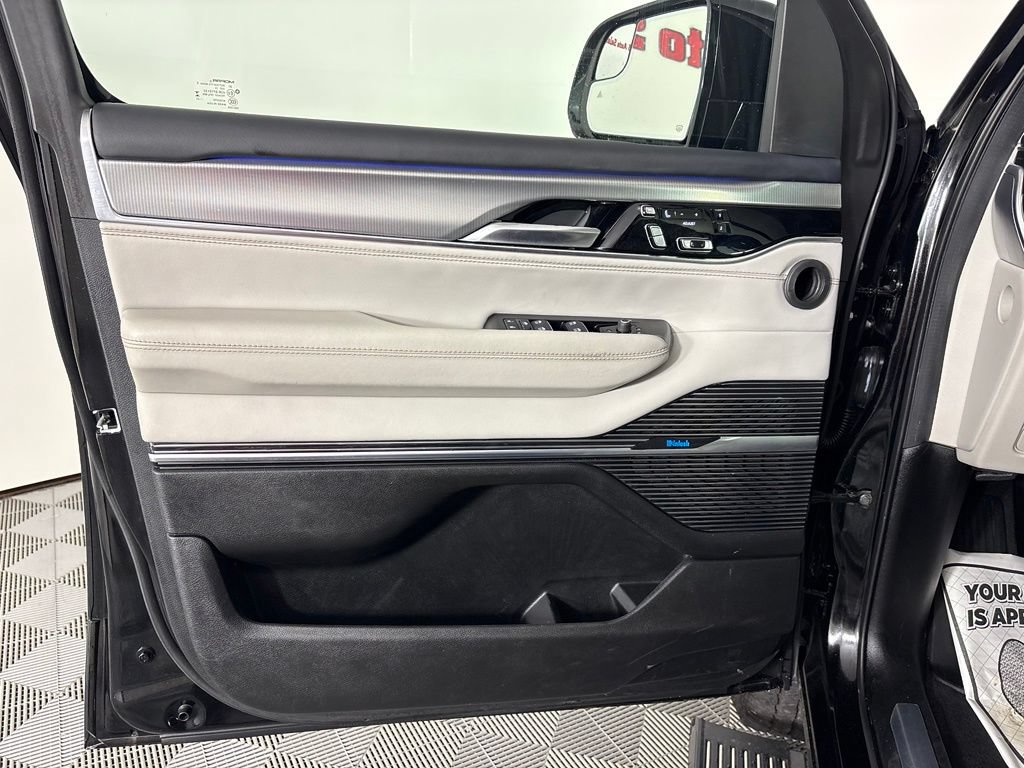 Used 2023 Jeep Grand Wagoneer L 4WD w/ Rear Seat Video Group 1 image 12