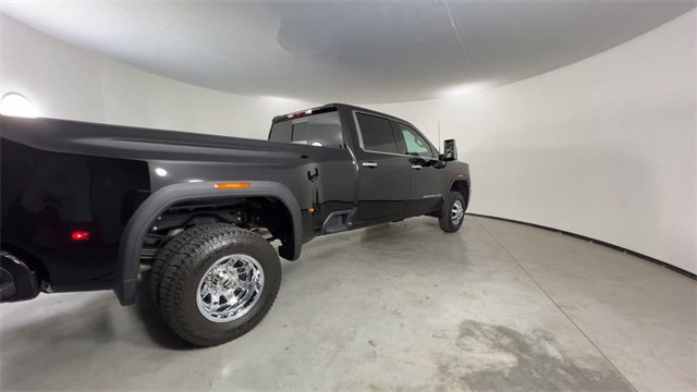 Used 2023 GMC Sierra 3500 Denali image 8