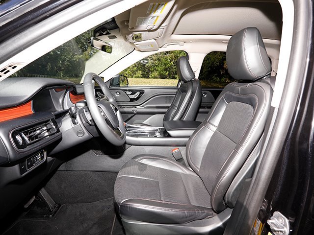 Used 2024 Lincoln Aviator Reserve AWD/4WD image 12
