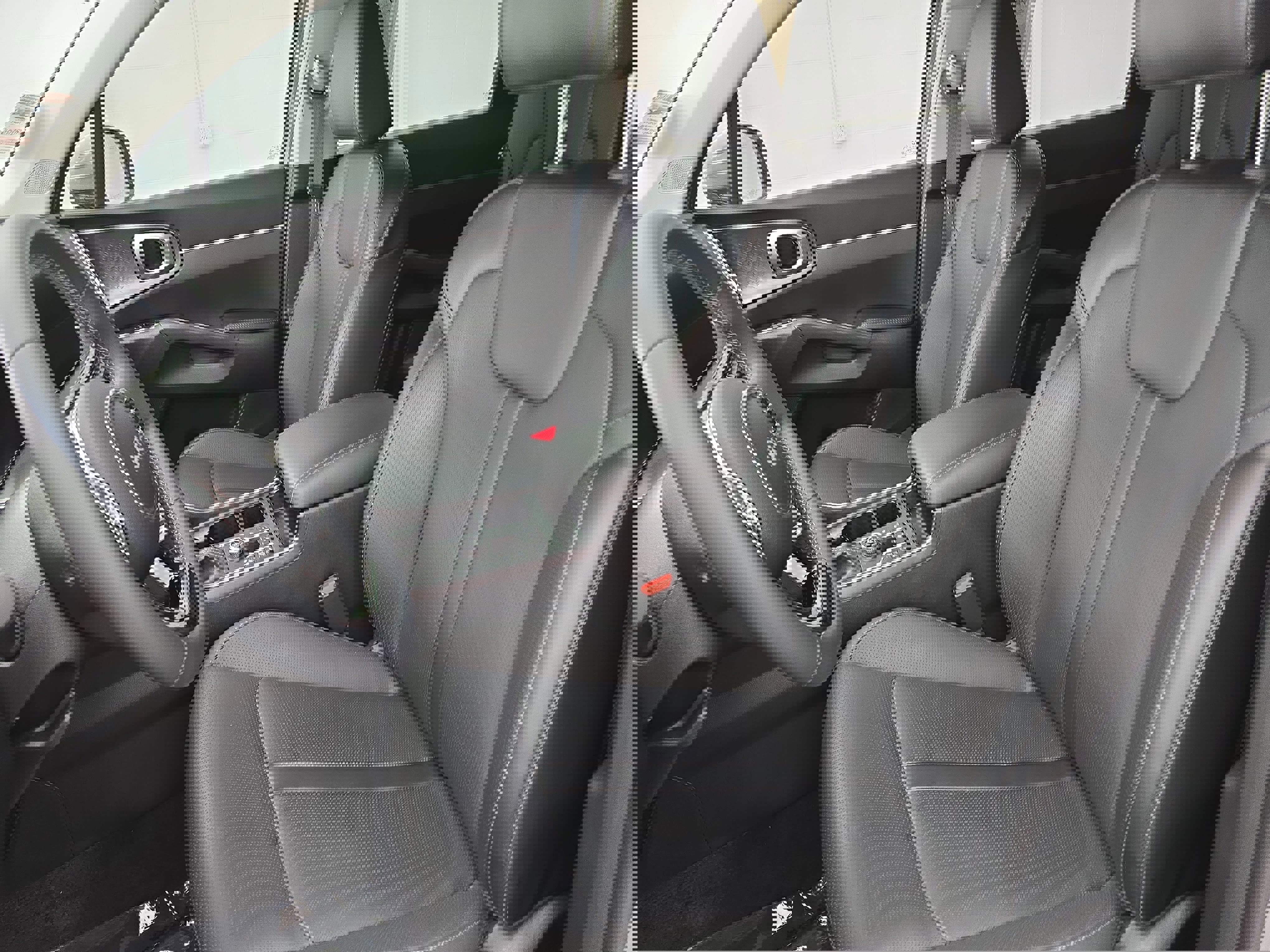 Used 2025 Kia Sorento S w/ Panoramic Sunroof Package image 15