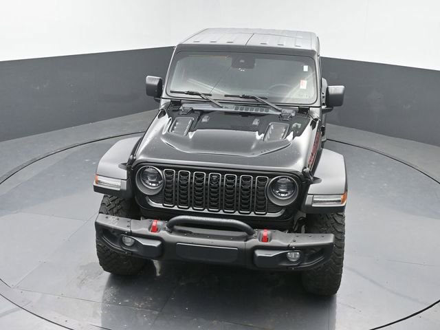 Used 2024 Jeep Gladiator Rubicon w/ Technology Group AWD/4WD image 30