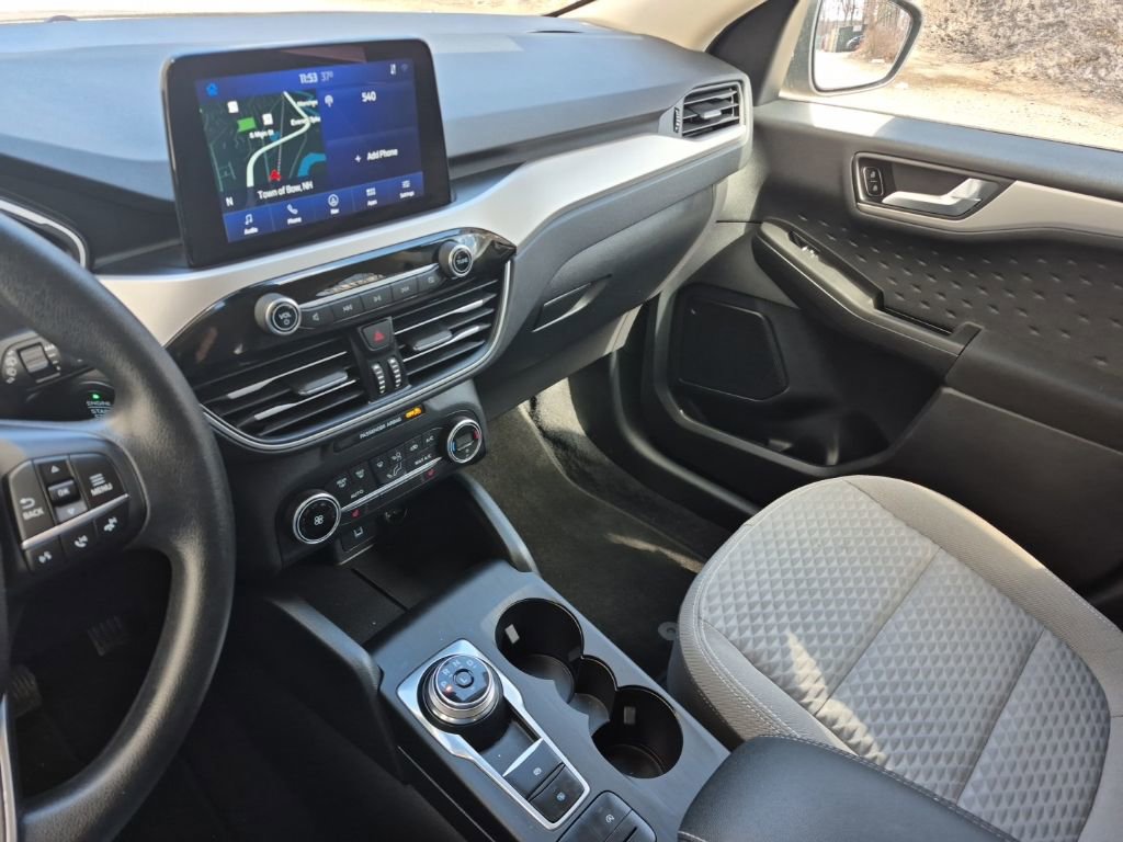 Used 2020 Ford Escape SE image 21