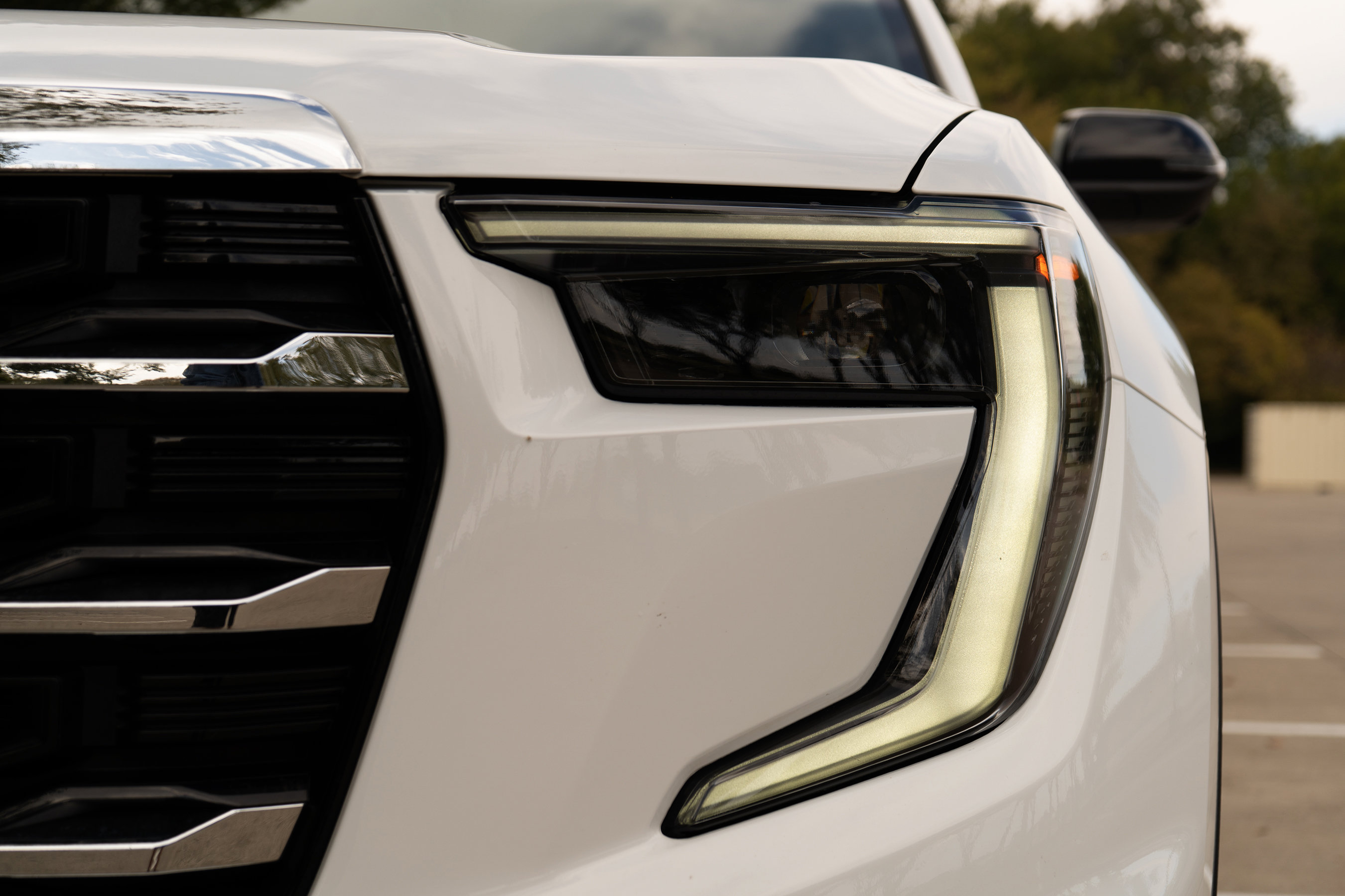 Used 2025 GMC Acadia Elevation image 11