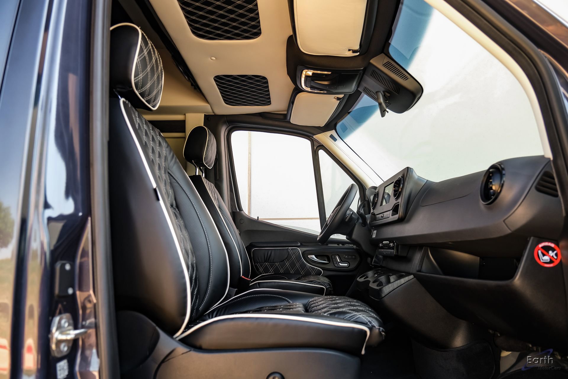 Used 2021 Mercedes-Benz Sprinter 3500 w/ Comfort Plus Package image 40