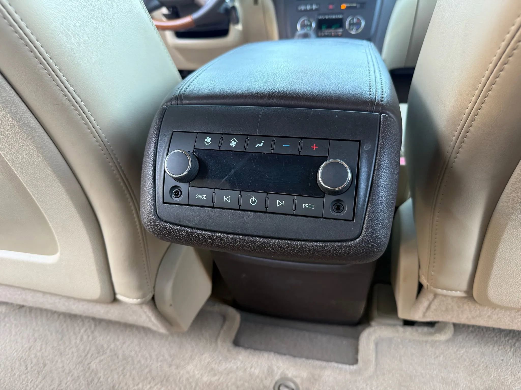 Used 2011 Buick Enclave CXL image 24