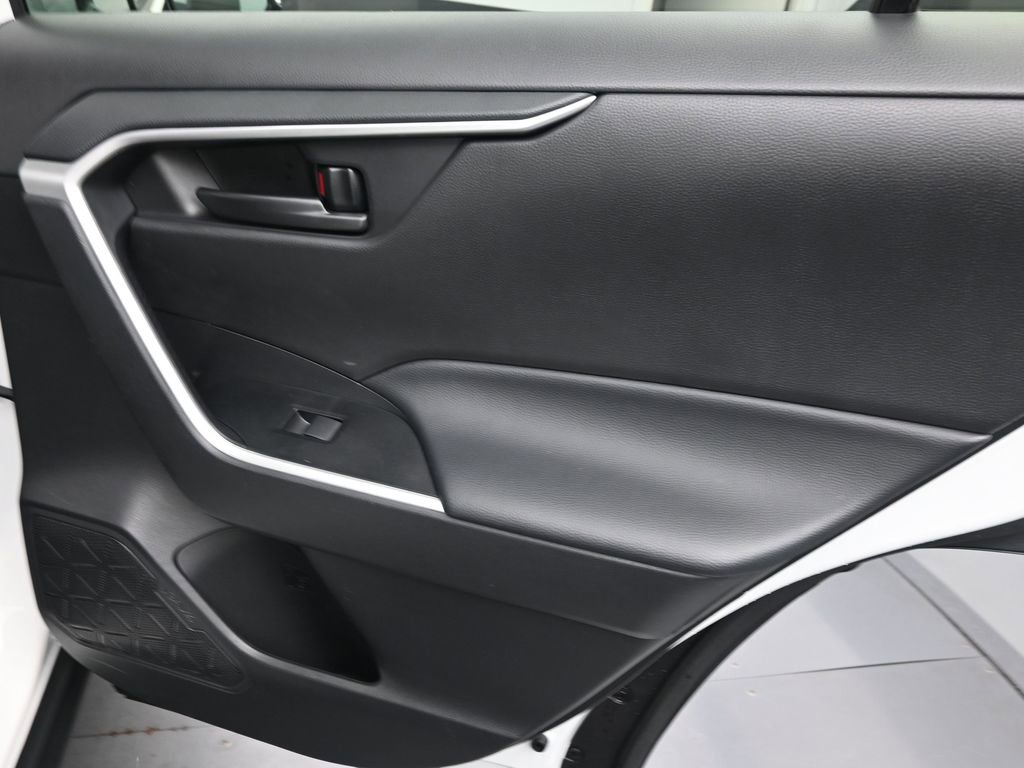 Used 2024 Toyota RAV4 LE image 10