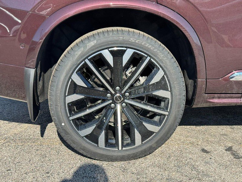 New 2026 Volvo XC90 B6 Plus w/ Protection Package image 4