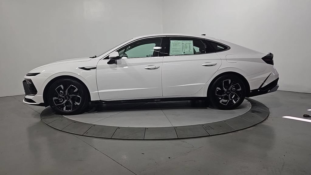 Certified 2025 Hyundai Sonata SEL AWD/4WD image 2