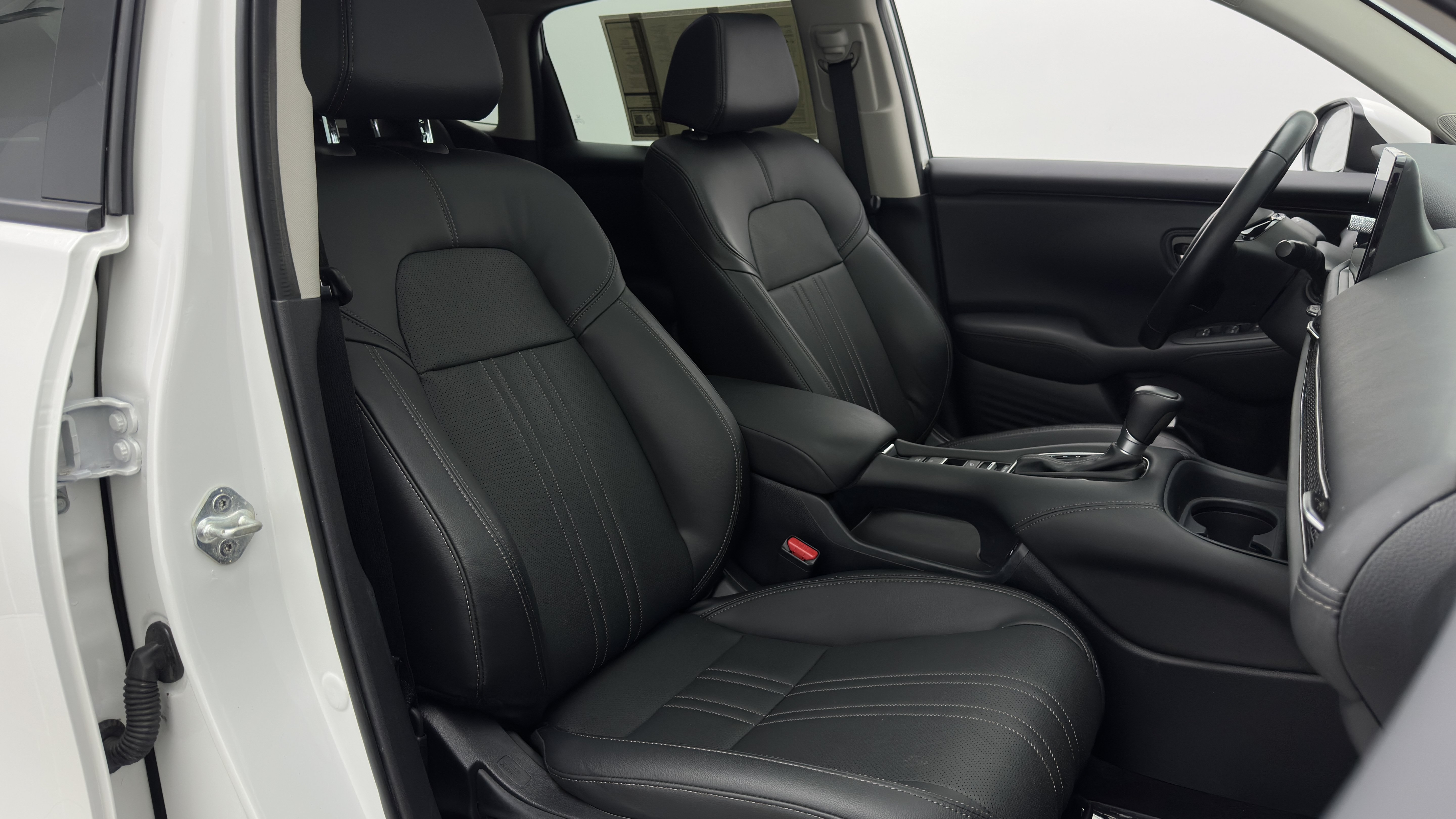 Used 2025 Honda HR-V EX-L image 37