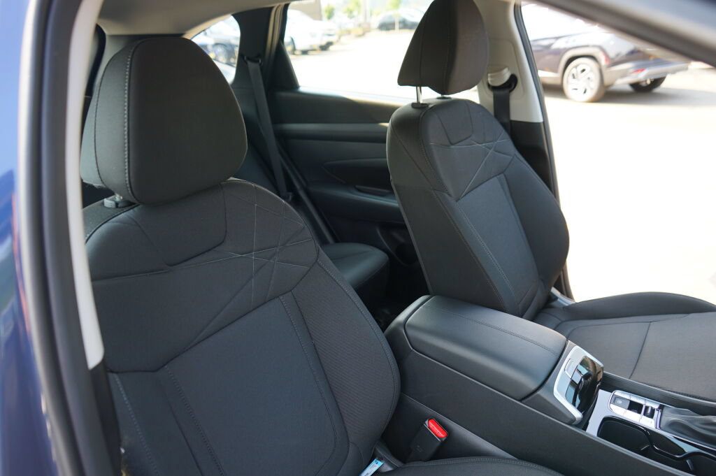 Certified 2025 Hyundai Tucson SE FWD image 27