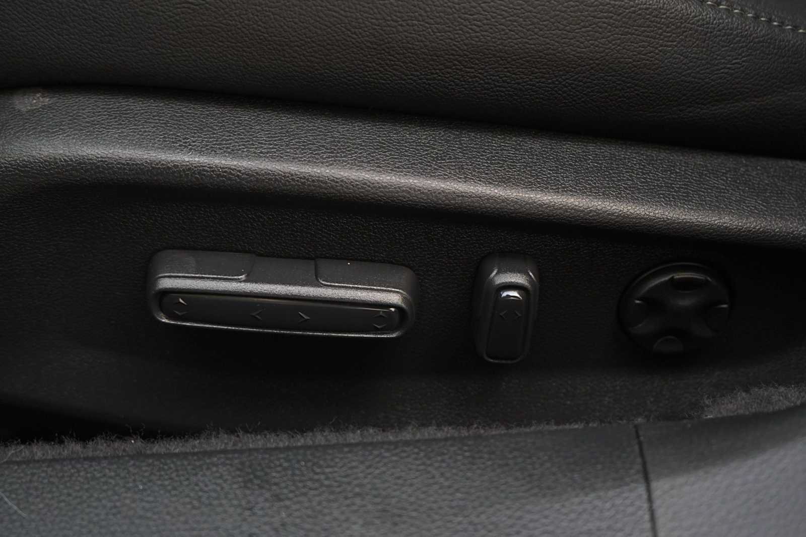 Used 2021 Honda Accord Touring image 16